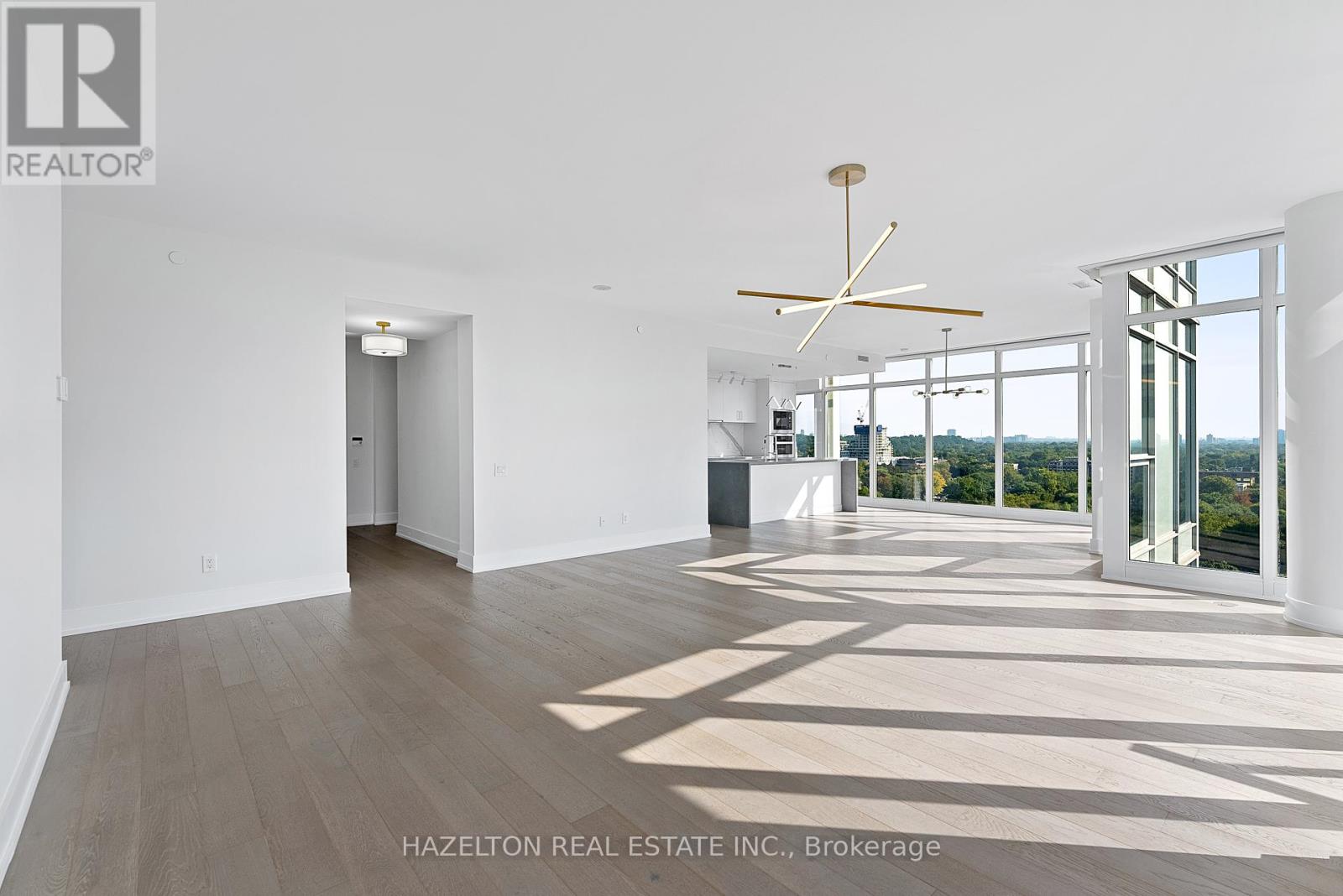Property at 1509 - 170 AVENUE ROAD image 2