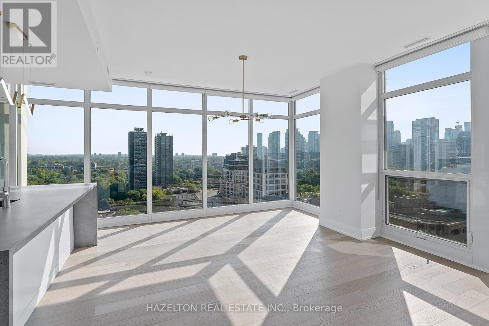Property at 1509 - 170 AVENUE ROAD image 4