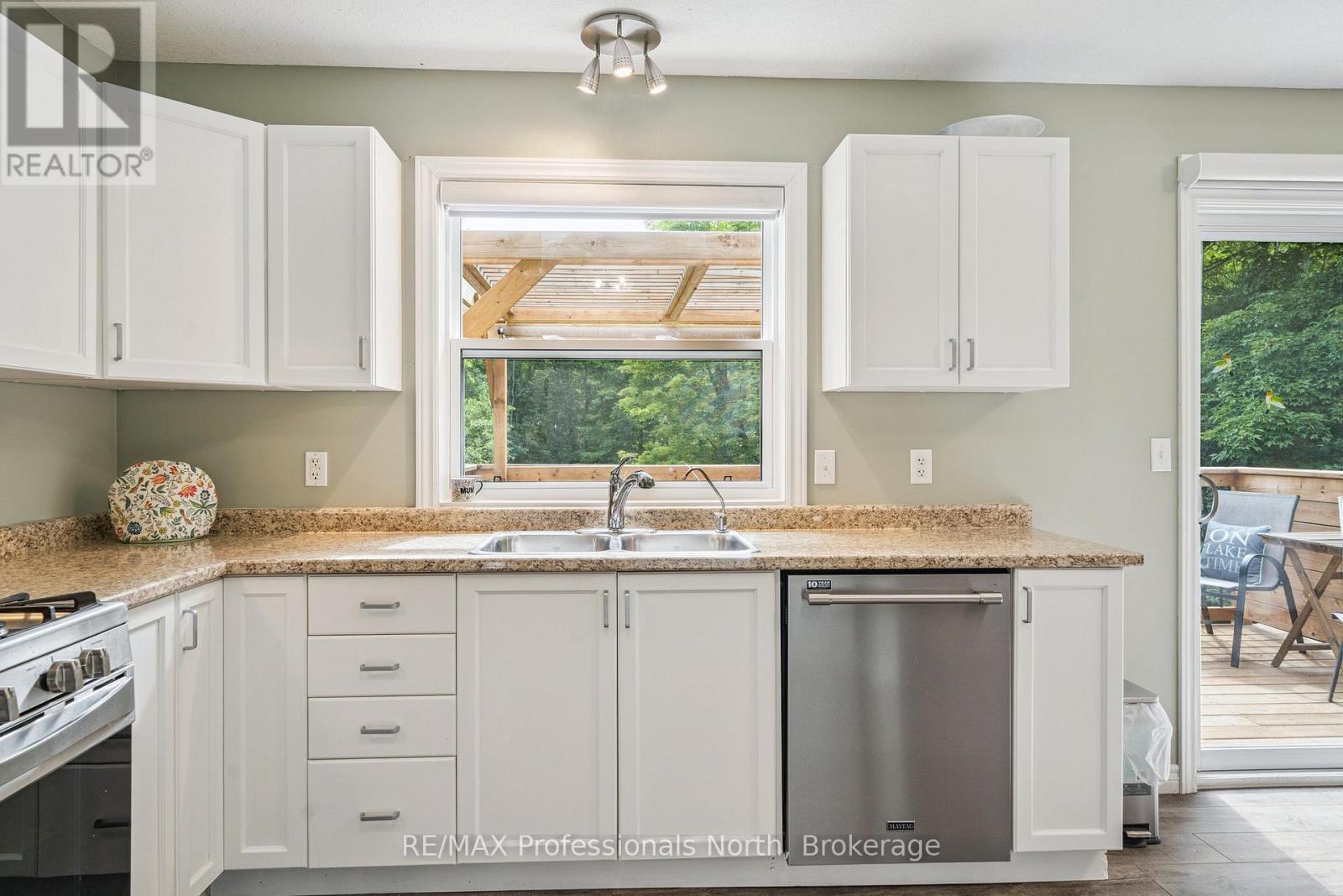 57 Yonge Street S, Huntsville, Ontario  P1H 1T8 - Photo 12 - X12281653