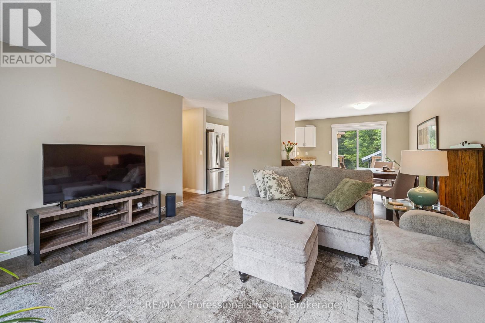 57 Yonge Street S, Huntsville, Ontario  P1H 1T8 - Photo 10 - X12281653