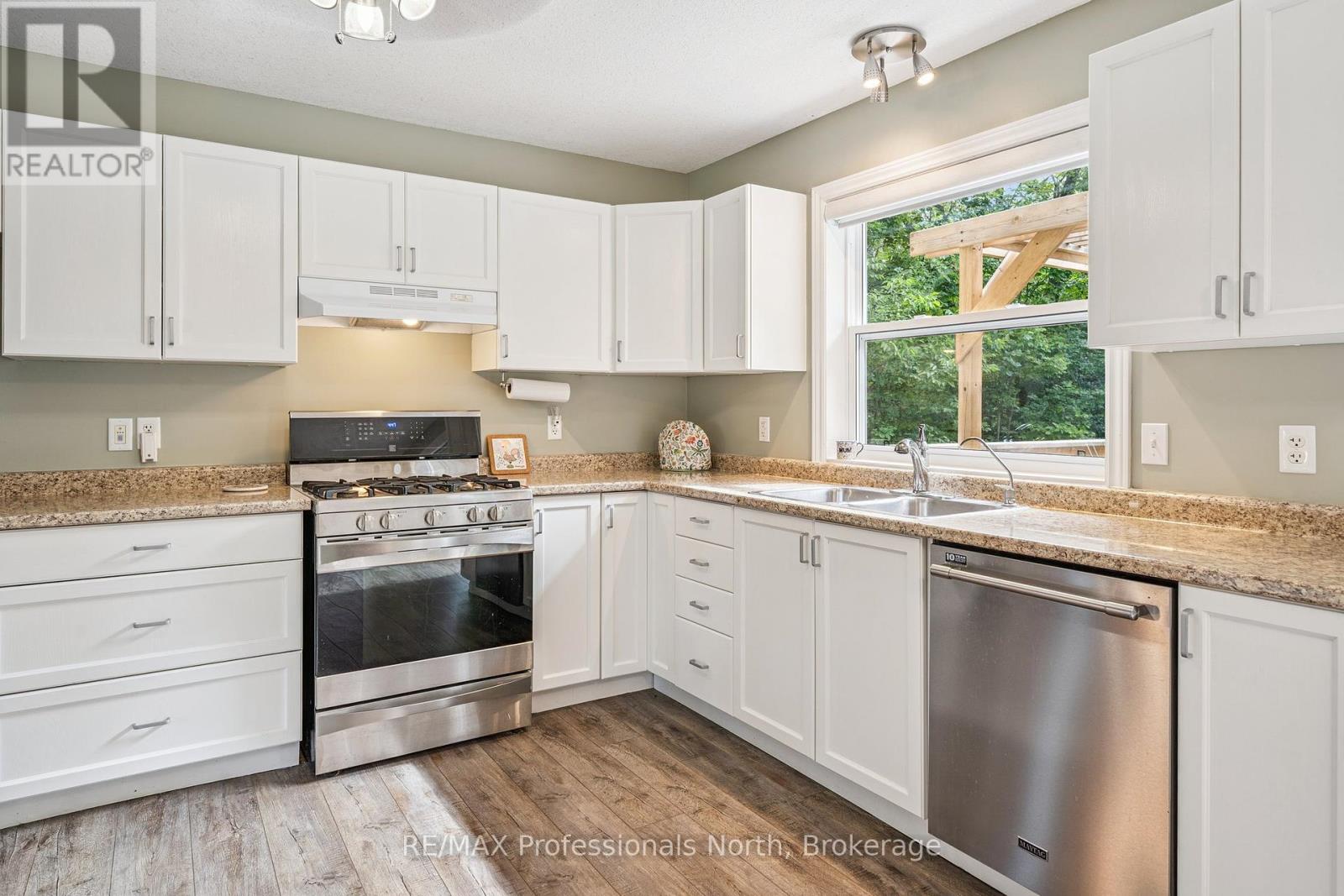 57 Yonge Street S, Huntsville, Ontario  P1H 1T8 - Photo 15 - X12281653
