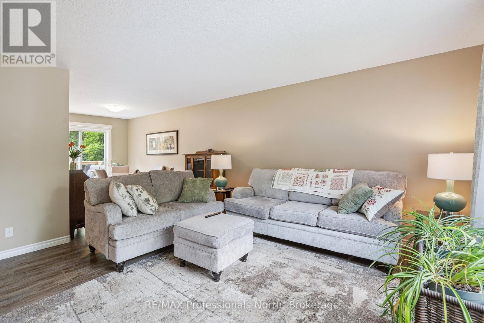 57 Yonge Street S, Huntsville, Ontario  P1H 1T8 - Photo 9 - X12281653