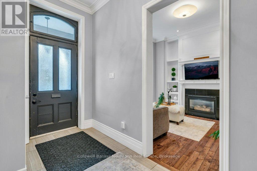 Property at 394 WOOLWICH STREET image 3
