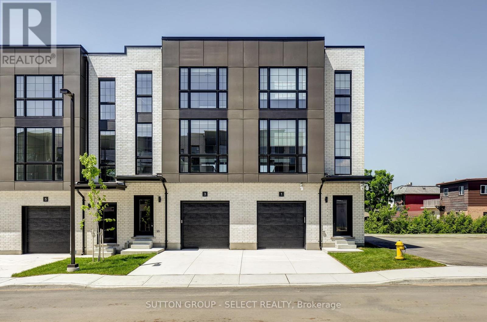 Property at 3 - 2500 MAIN STREET image 2