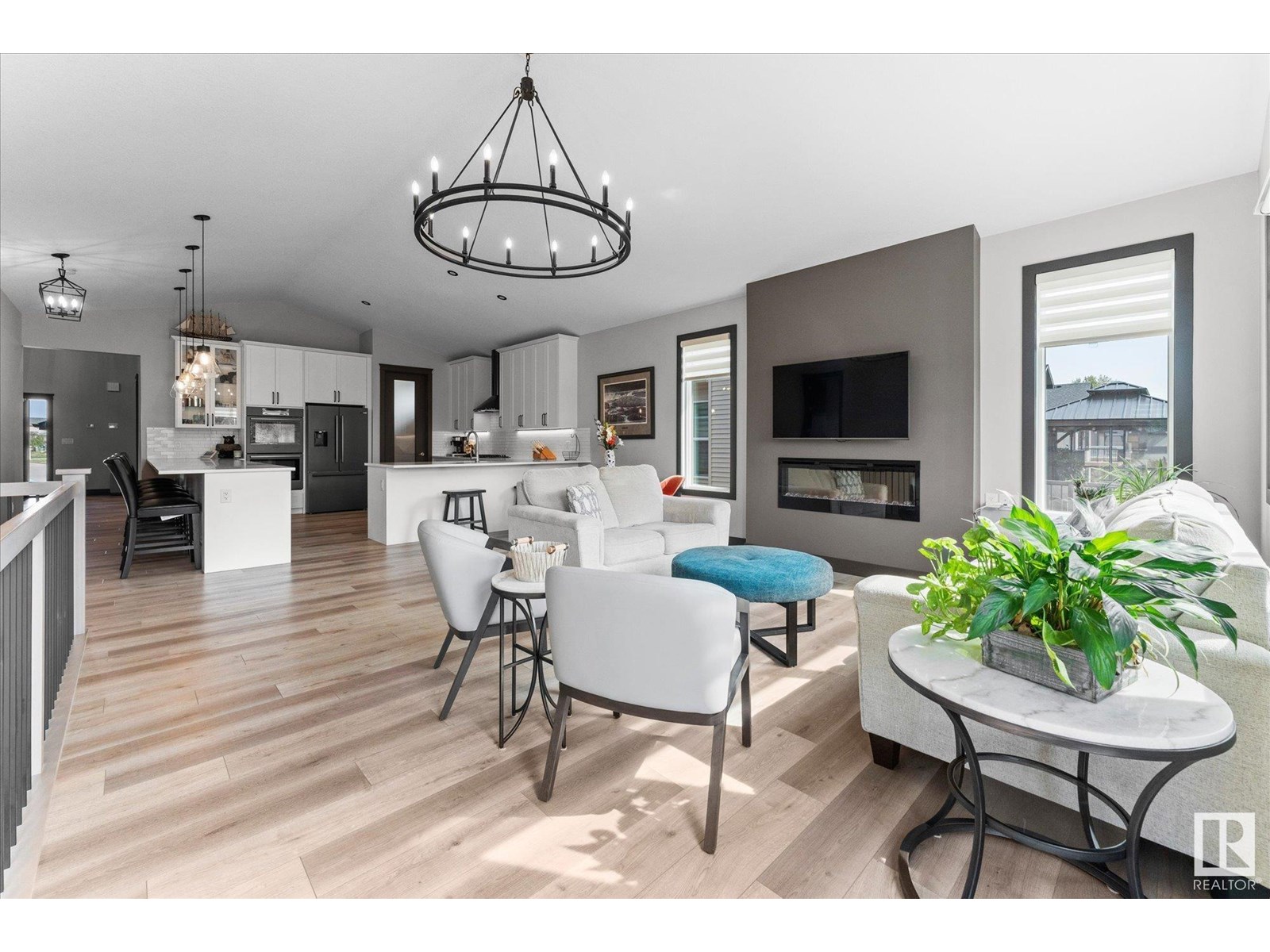Property at 122 Hemingway CR image 4