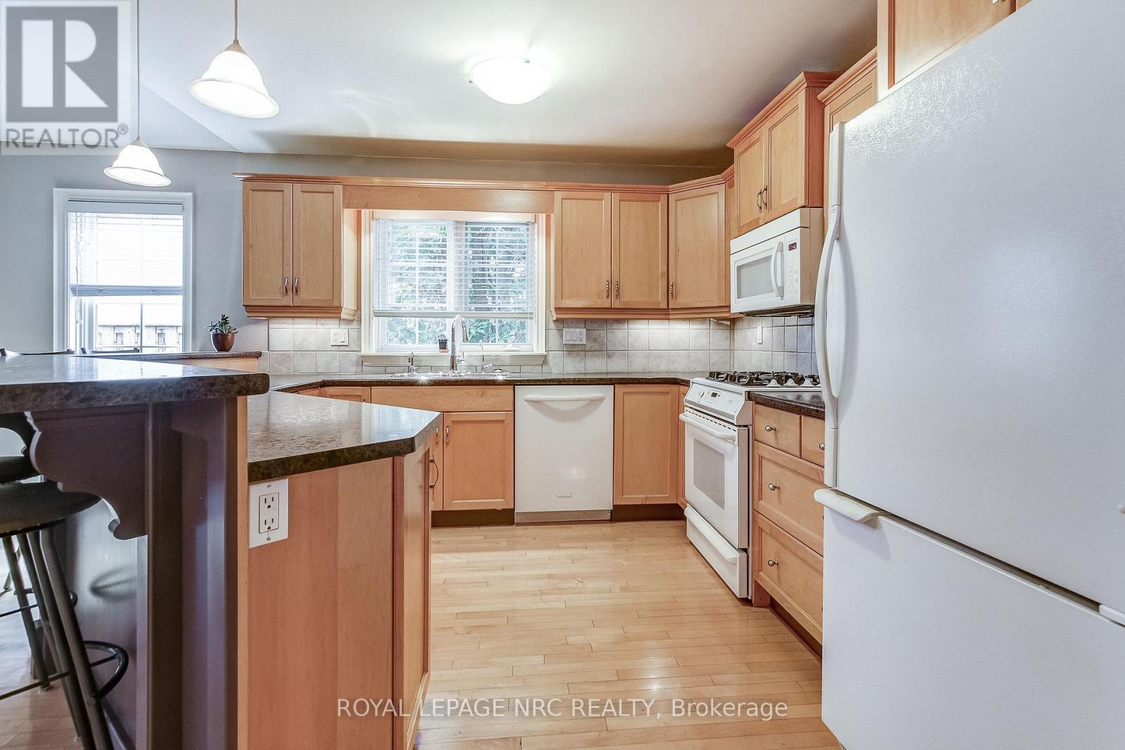 37 Frontier Drive, Niagara-On-The-Lake (Virgil), Ontario  L0S 1J0 - Photo 15 - X12298273