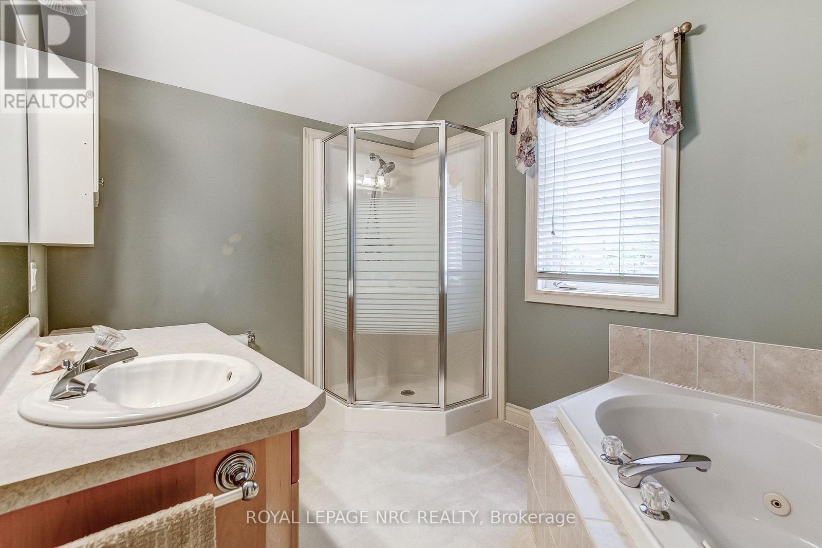 37 Frontier Drive, Niagara-On-The-Lake (Virgil), Ontario  L0S 1J0 - Photo 21 - X12298273