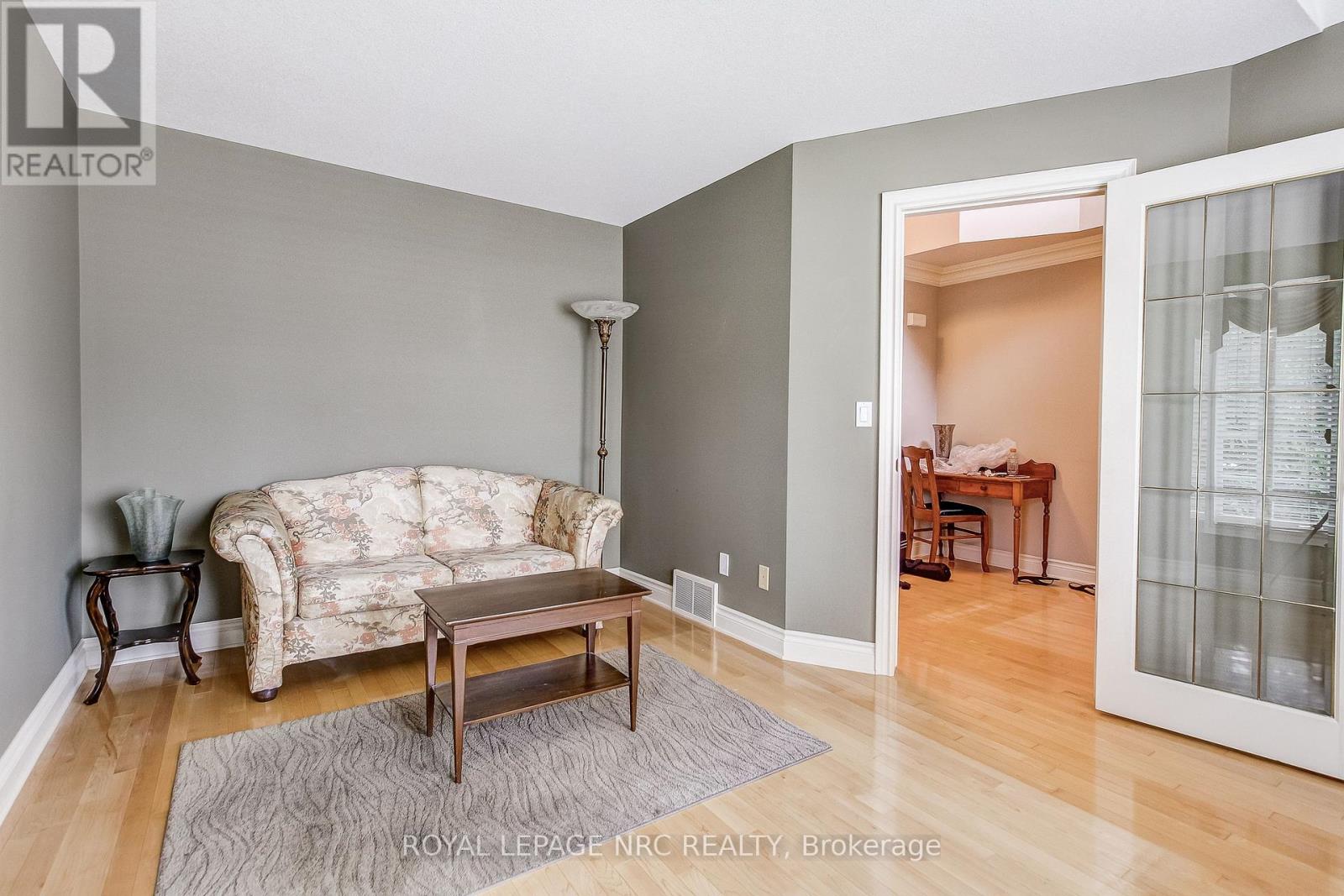 37 Frontier Drive, Niagara-On-The-Lake (Virgil), Ontario  L0S 1J0 - Photo 7 - X12298273