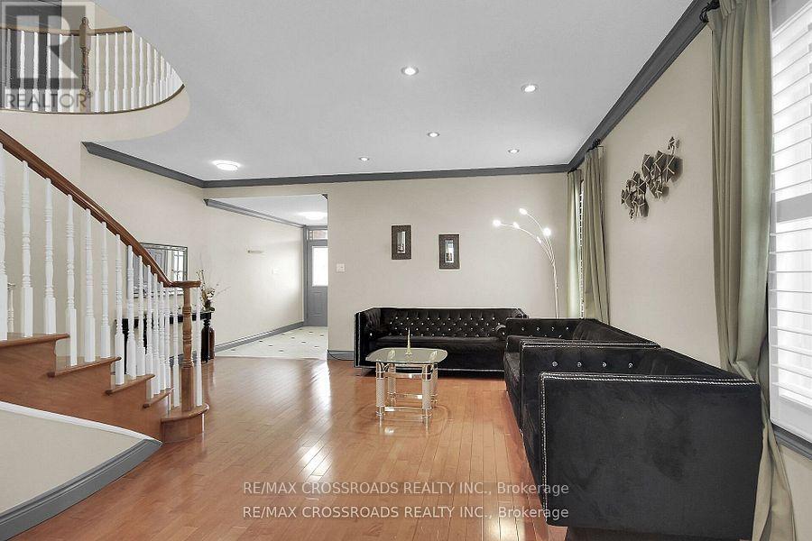 10 Tierney Drive, Ottawa, Ontario  K2J 4W2 - Photo 9 - X12298098