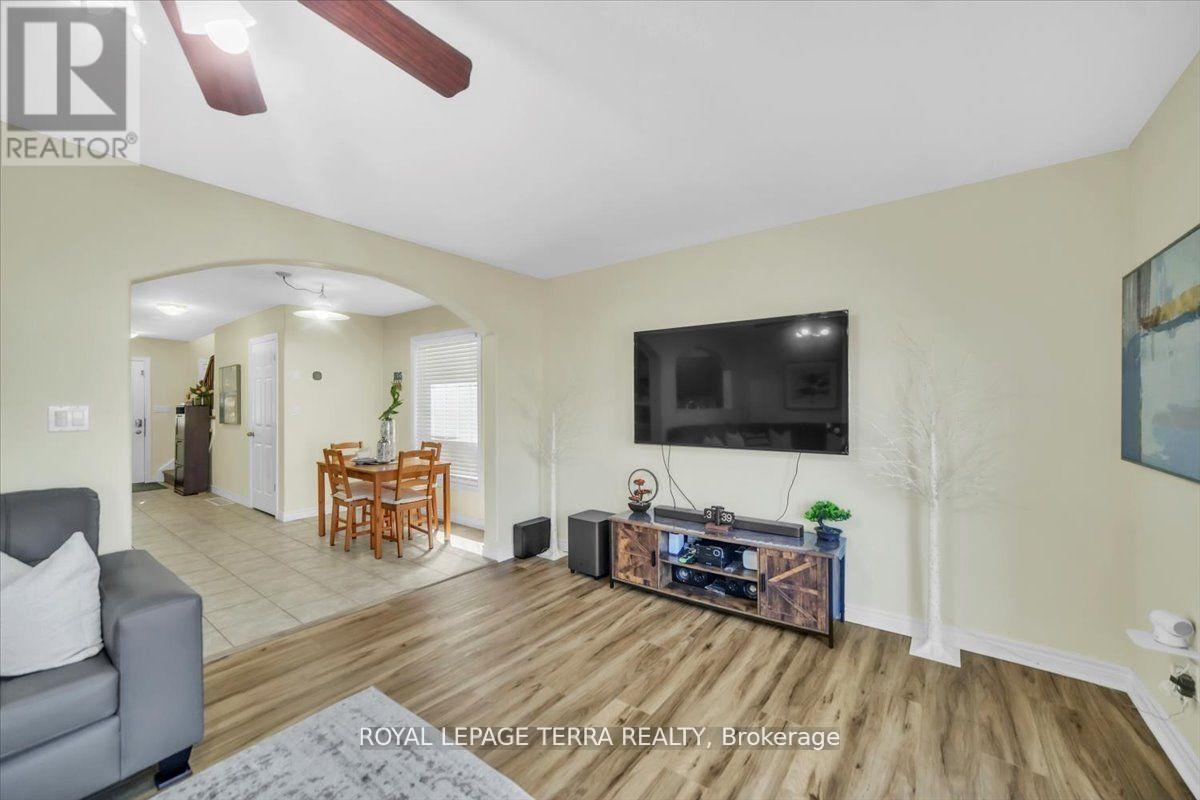31 Vipond Street, Guelph (Grange Road), Ontario  N1E 0G9 - Photo 13 - X12298107