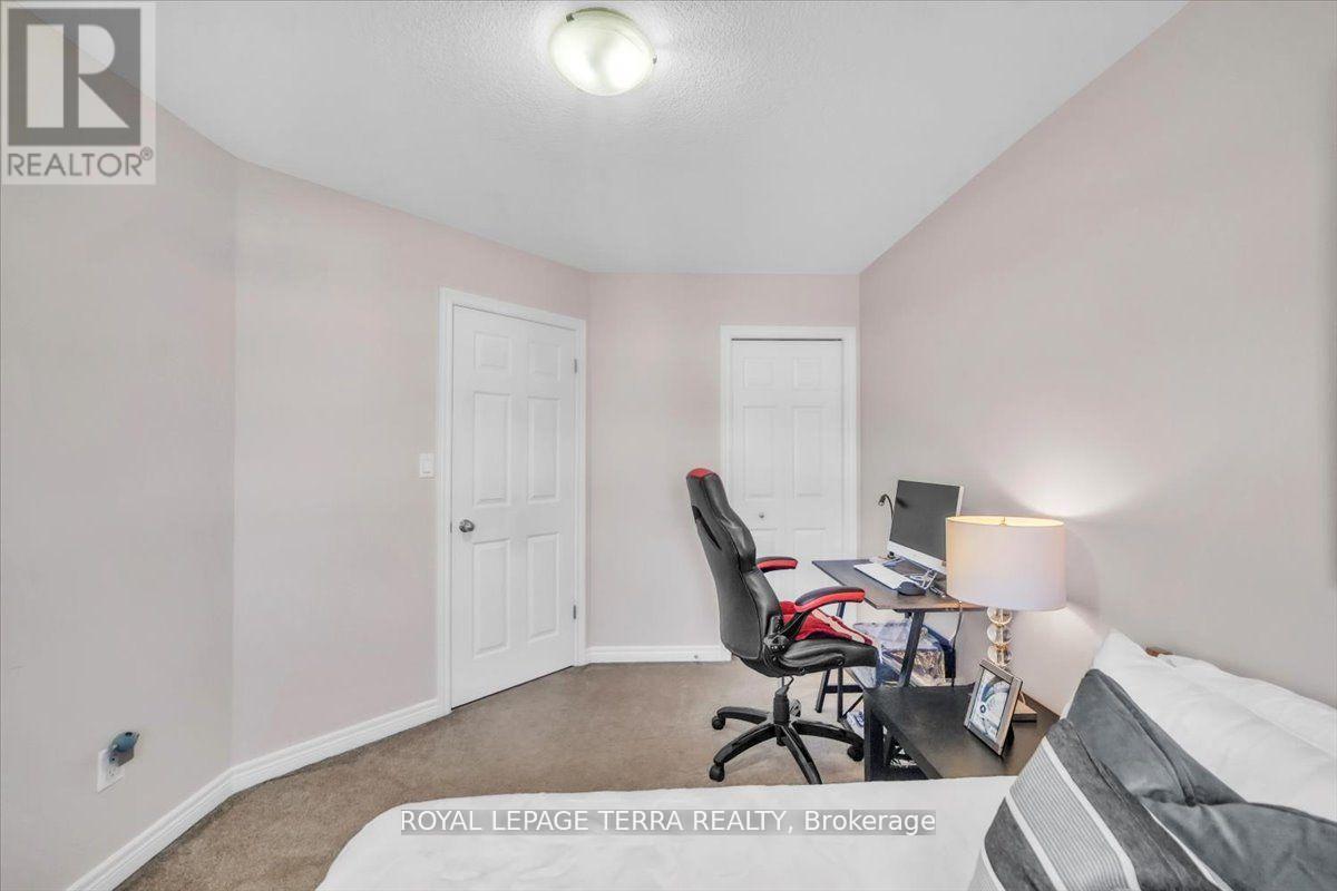 31 Vipond Street, Guelph (Grange Road), Ontario  N1E 0G9 - Photo 21 - X12298107