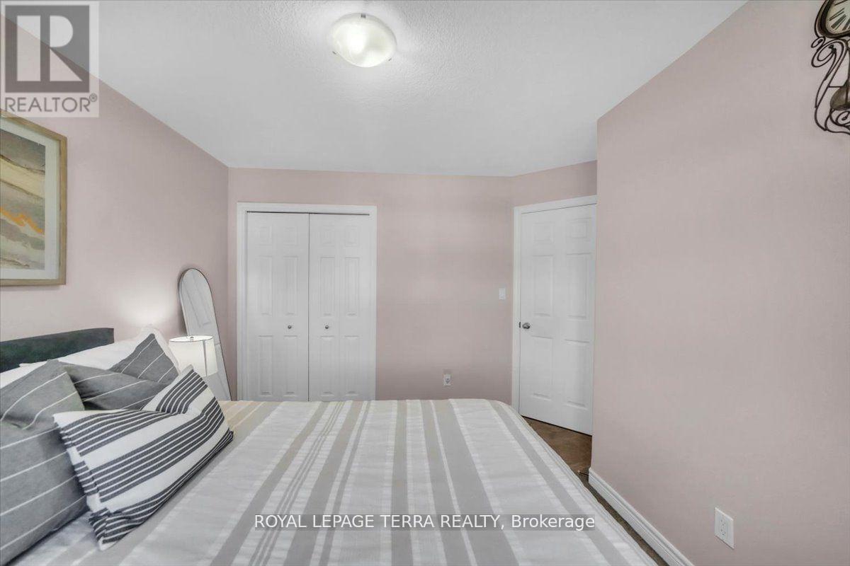 31 Vipond Street, Guelph (Grange Road), Ontario  N1E 0G9 - Photo 24 - X12298107