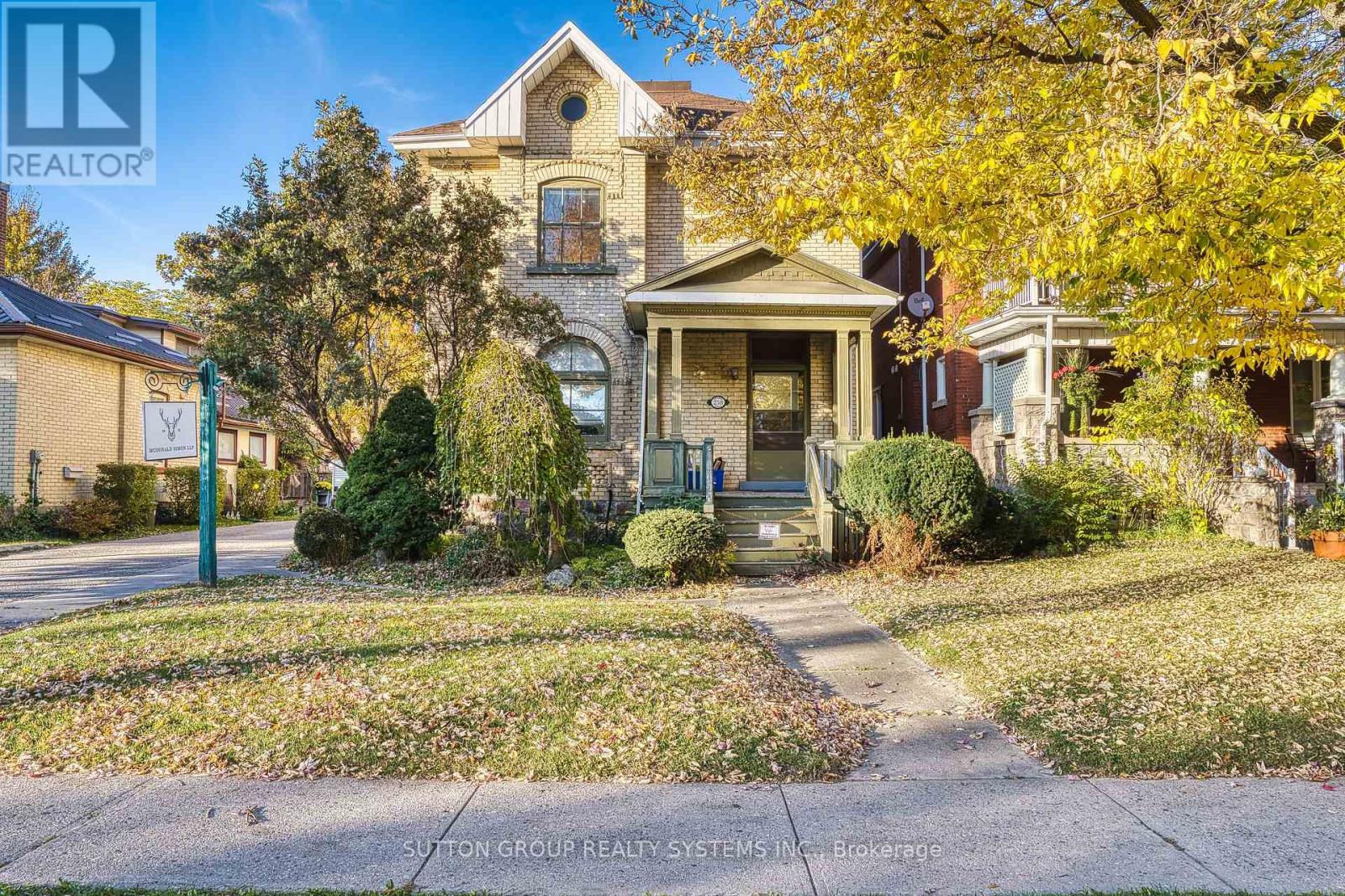 258 Ontario Street, Stratford, Ontario  N5A 3H5 - Photo 1 - X12298227