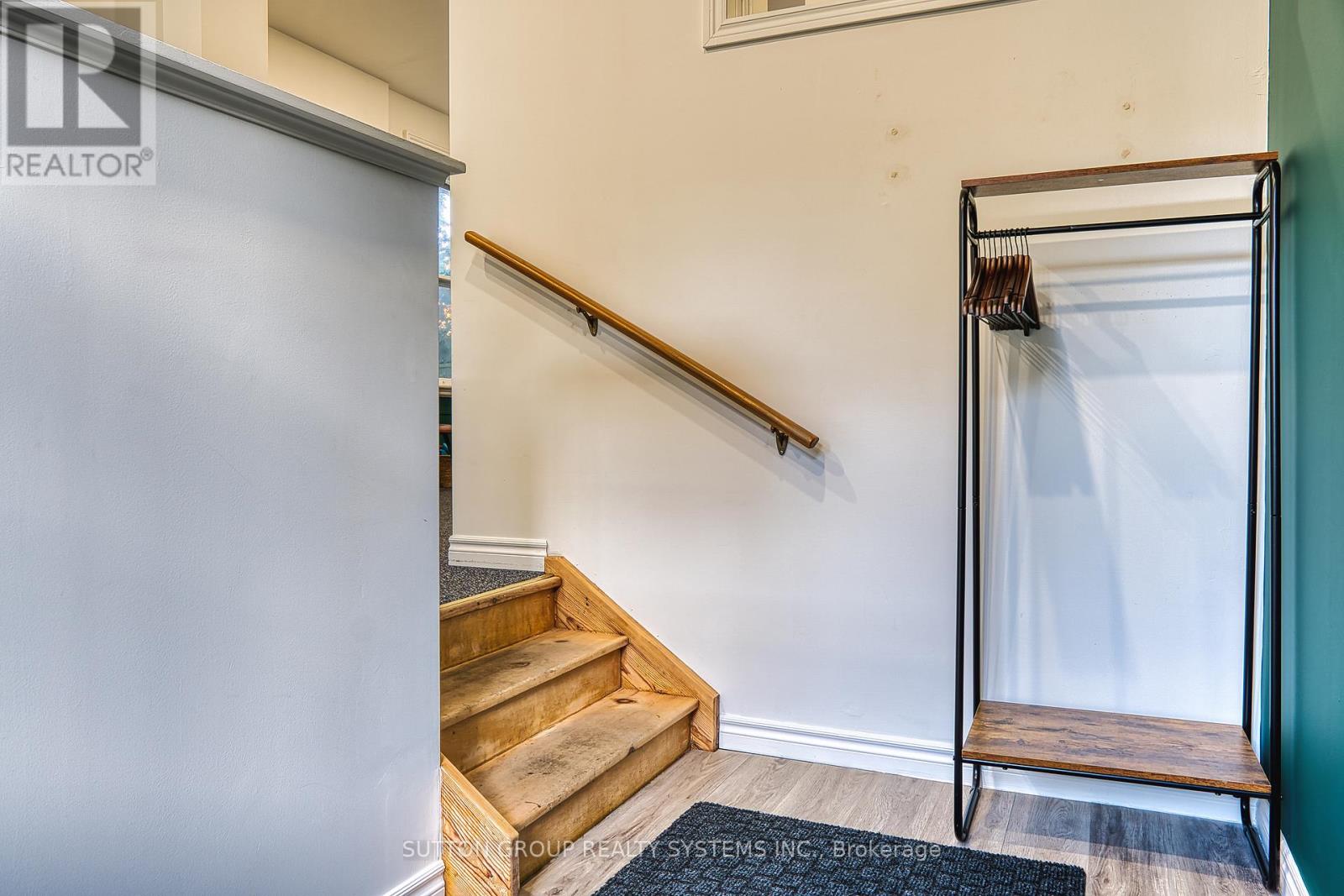 258 Ontario Street, Stratford, Ontario  N5A 3H5 - Photo 5 - X12298227