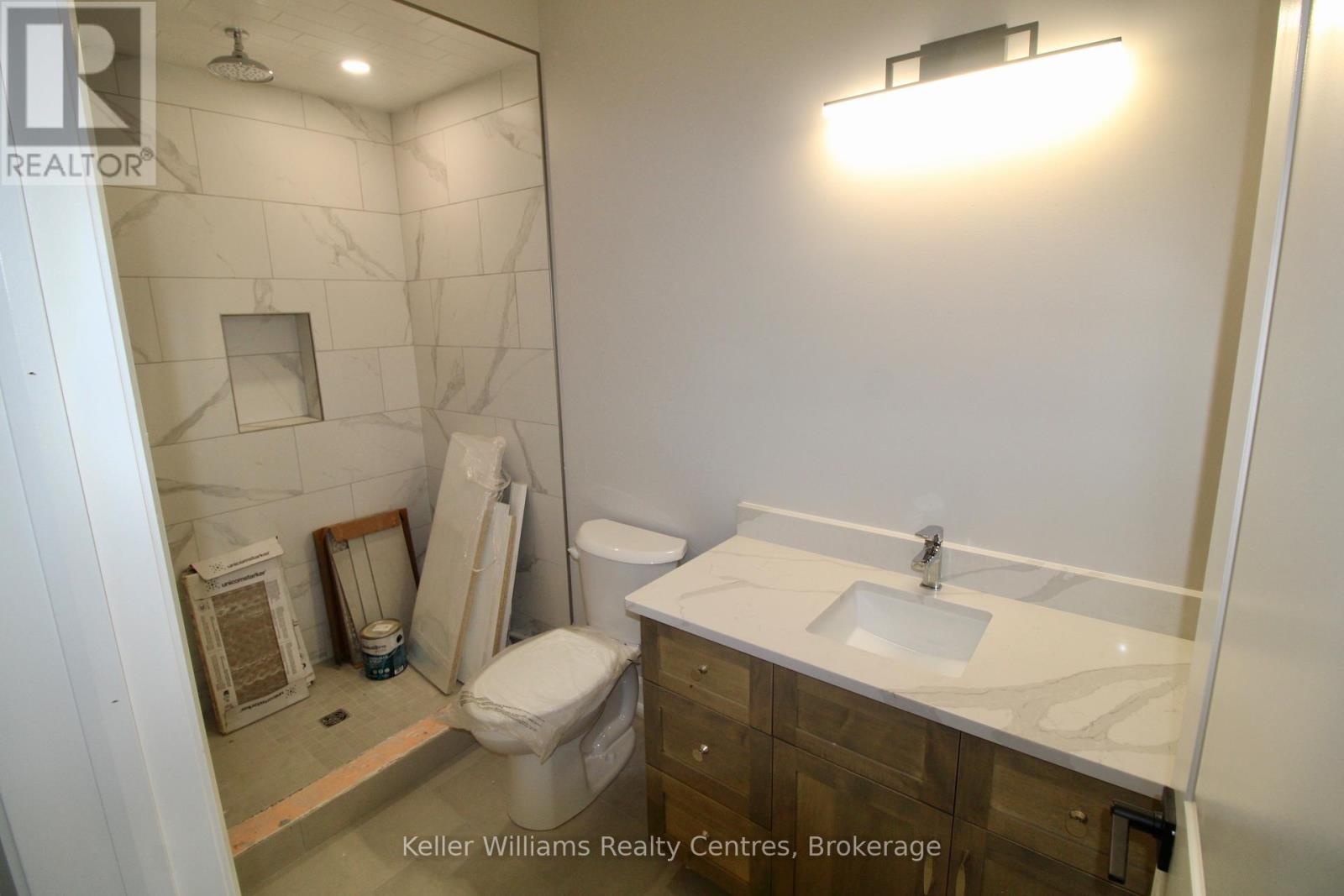 734 18th Street, Hanover, Ontario  N4N 0C5 - Photo 10 - X12298251