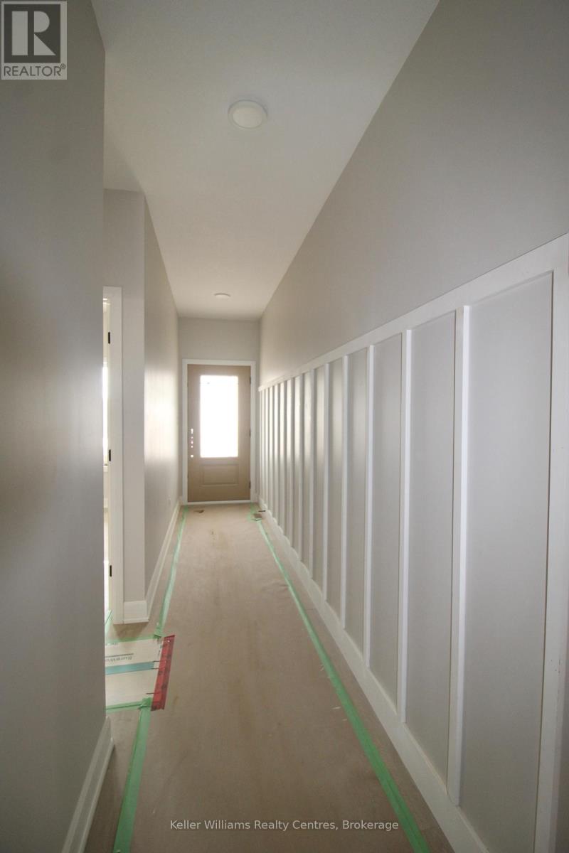 734 18th Street, Hanover, Ontario  N4N 0C5 - Photo 2 - X12298251