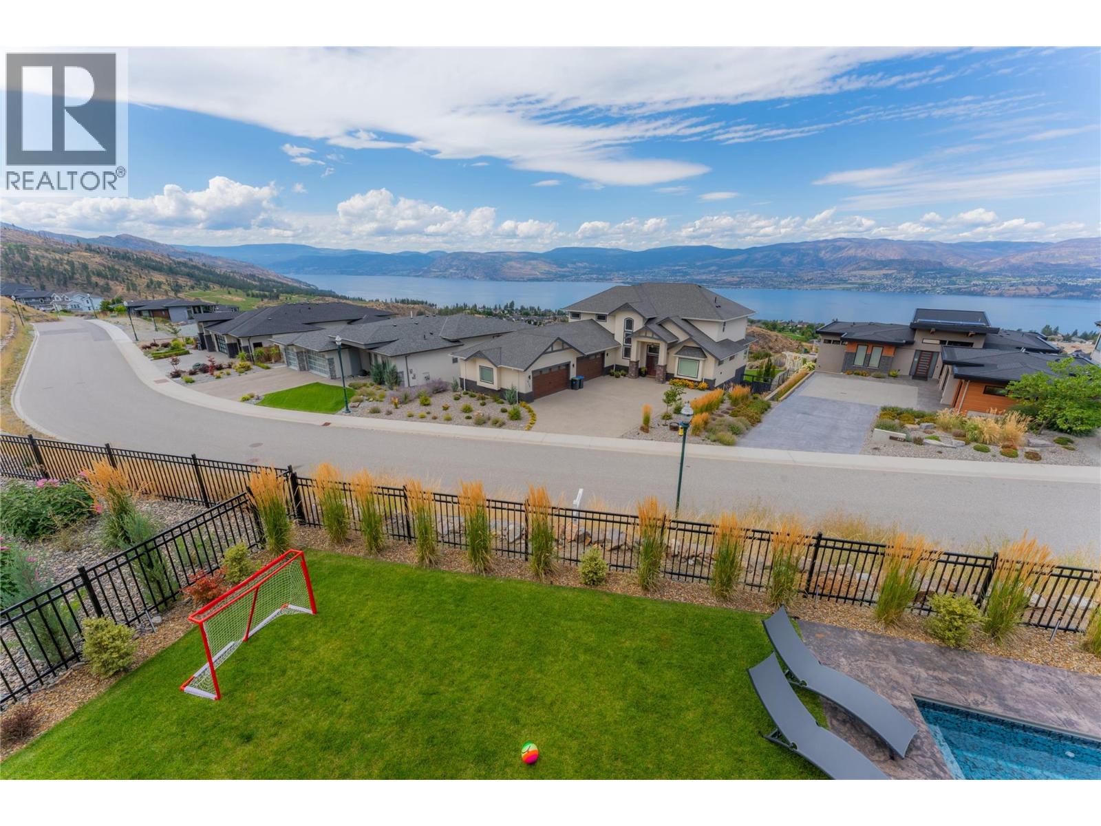 5546 Upper Mission Drive, Kelowna, British Columbia  V1W 5M4 - Photo 3 - 10352257