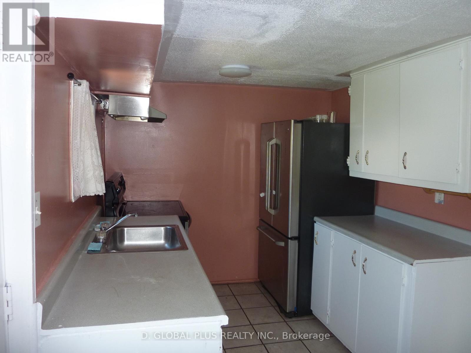 18317 County Rd 2 Highway, South Glengarry, Ontario  K6H 5R5 - Photo 9 - X12298339
