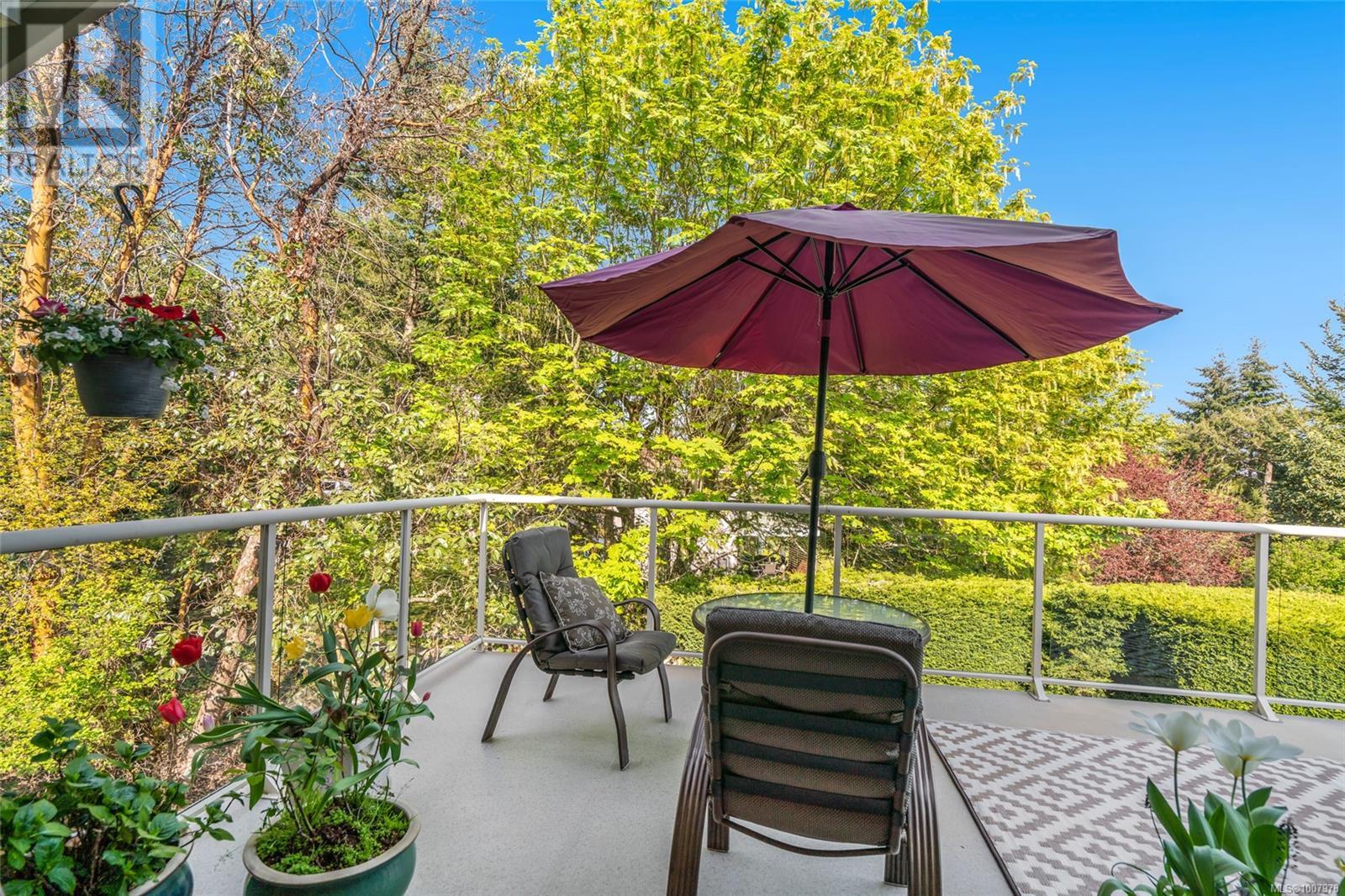 Property at 2390 Glenellen Pl image 5