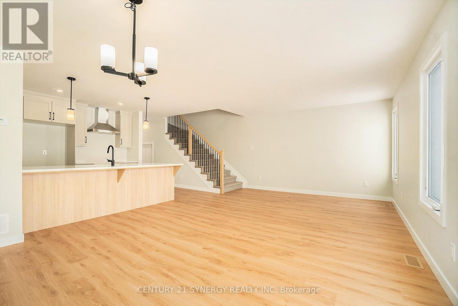 65 Villeneuve Street, North Stormont, Ontario  K0C 1W0 - Photo 10 - X12298368
