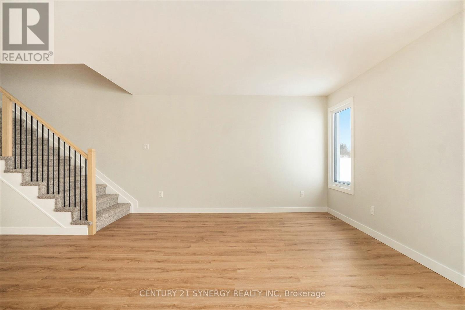 65 Villeneuve Street, North Stormont, Ontario  K0C 1W0 - Photo 11 - X12298368
