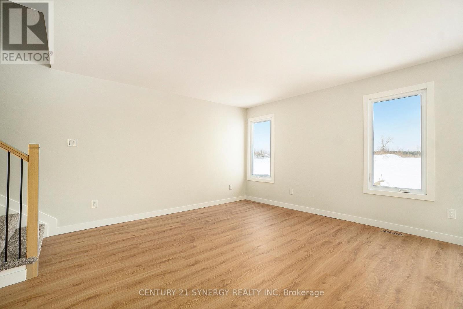 65 Villeneuve Street, North Stormont, Ontario  K0C 1W0 - Photo 12 - X12298368