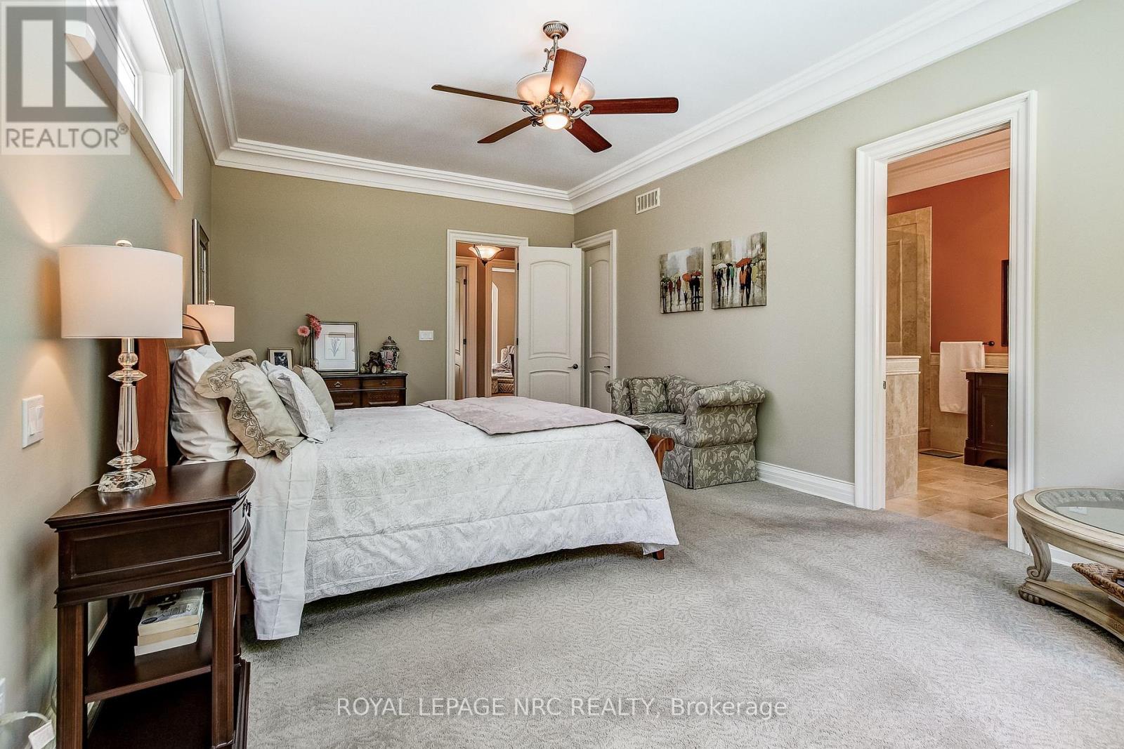 6725 Domenic Crescent, Niagara Falls (Stamford), Ontario  L2J 4L5 - Photo 14 - X12298461