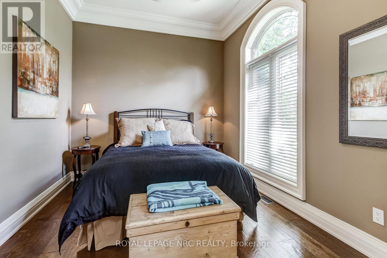 6725 Domenic Crescent, Niagara Falls (Stamford), Ontario  L2J 4L5 - Photo 17 - X12298461