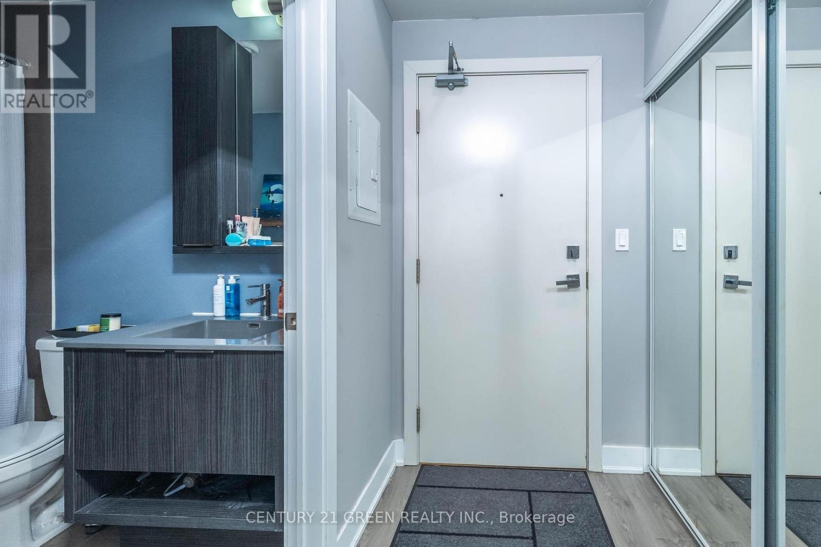 203 - 99 The Donway Way, Toronto (Banbury-Don Mills), Ontario  M3C 0G1 - Photo 4 - C12298257