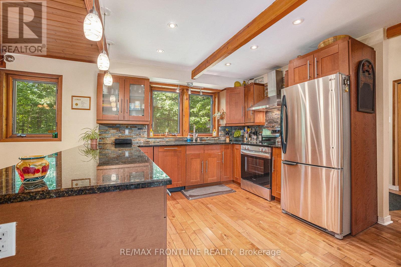 327 Lakewood Road, Tay Valley, Ontario  K7H 0C7 - Photo 12 - X12298350