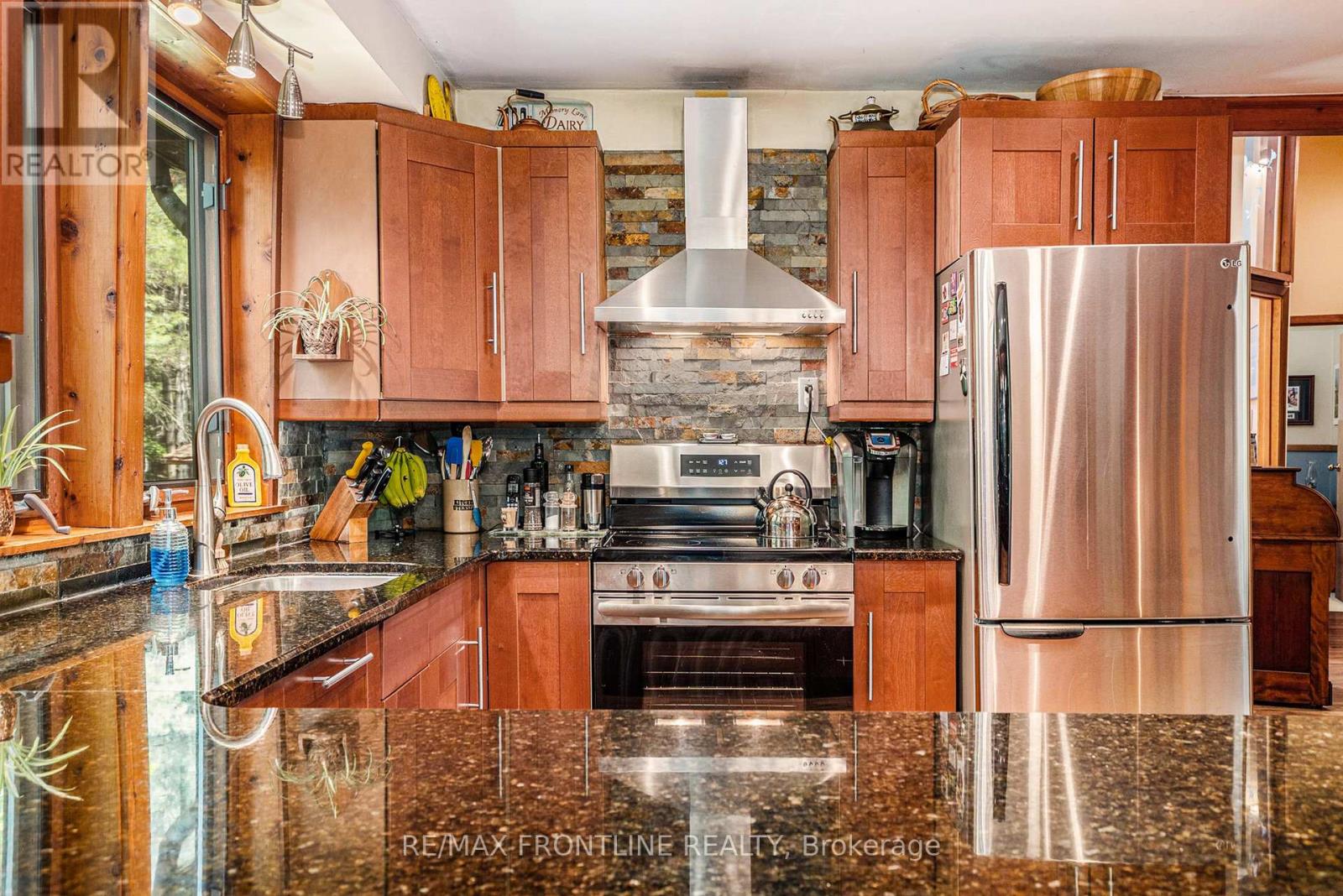 327 Lakewood Road, Tay Valley, Ontario  K7H 0C7 - Photo 16 - X12298350