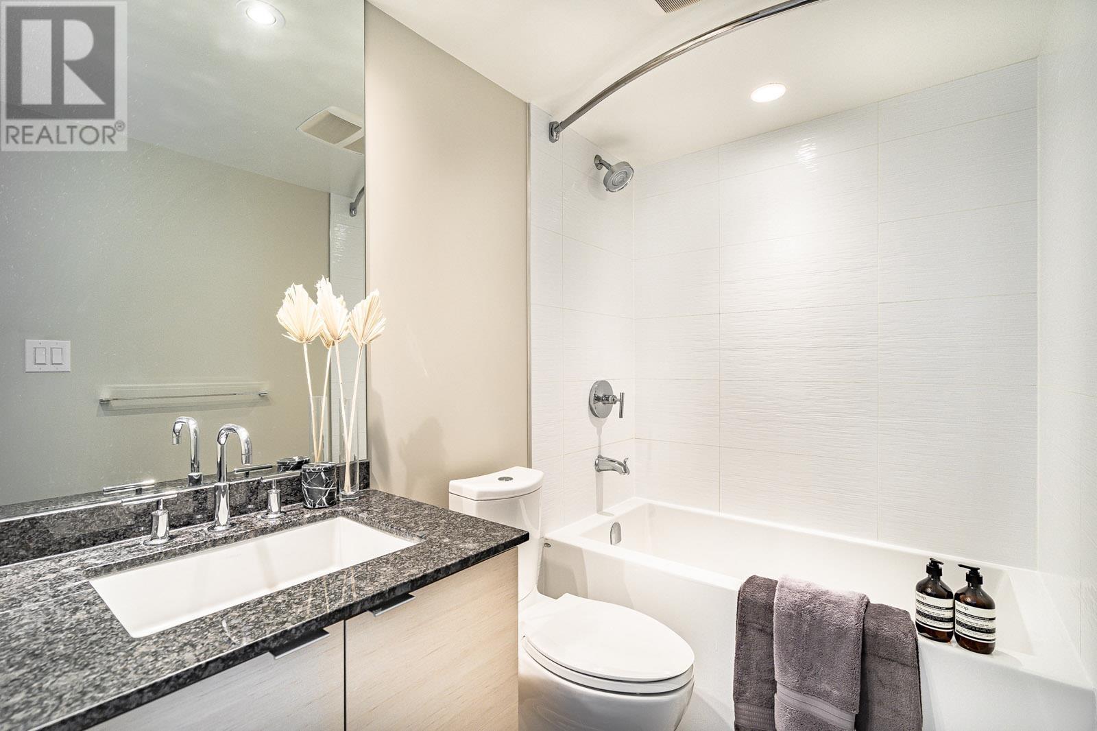 2706 488 Sw Marine Drive, Vancouver, British Columbia  V5X 0C6 - Photo 8 - R3024034