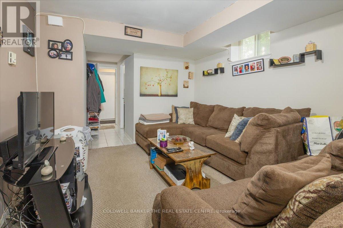 379 Simcoe Street, Newmarket, Ontario  L3Y 2M4 - Photo 35 - N12298261