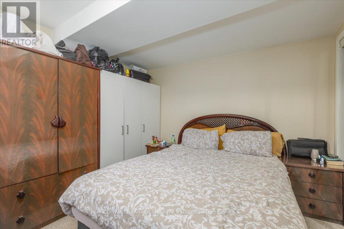 379 Simcoe Street, Newmarket, Ontario  L3Y 2M4 - Photo 37 - N12298261