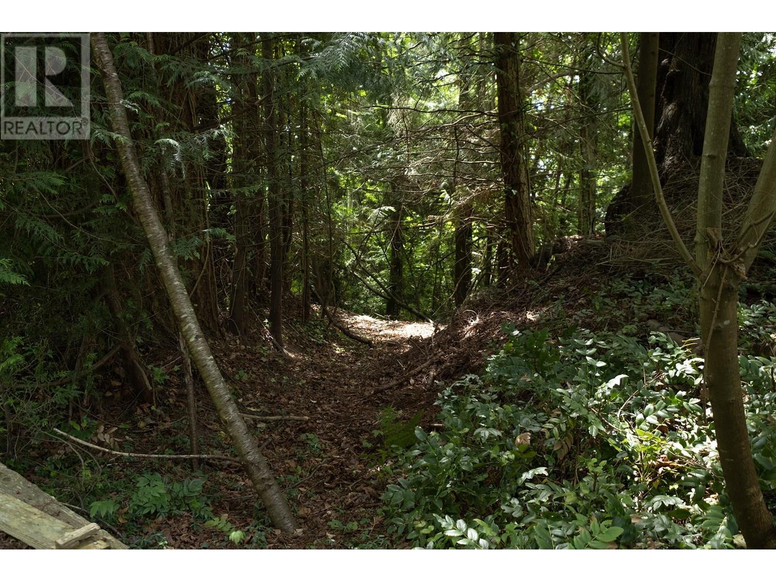 8127 Redrooffs Road, Halfmoon Bay, British Columbia  V7Z 1A7 - Photo 13 - R3029072