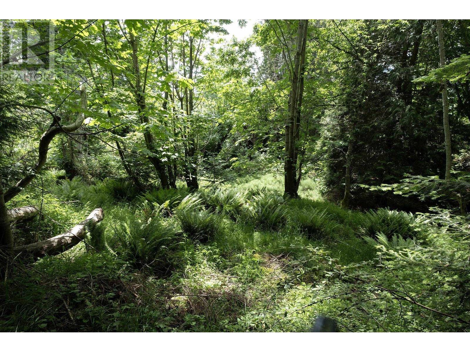 8127 Redrooffs Road, Halfmoon Bay, British Columbia  V7Z 1A7 - Photo 14 - R3029072