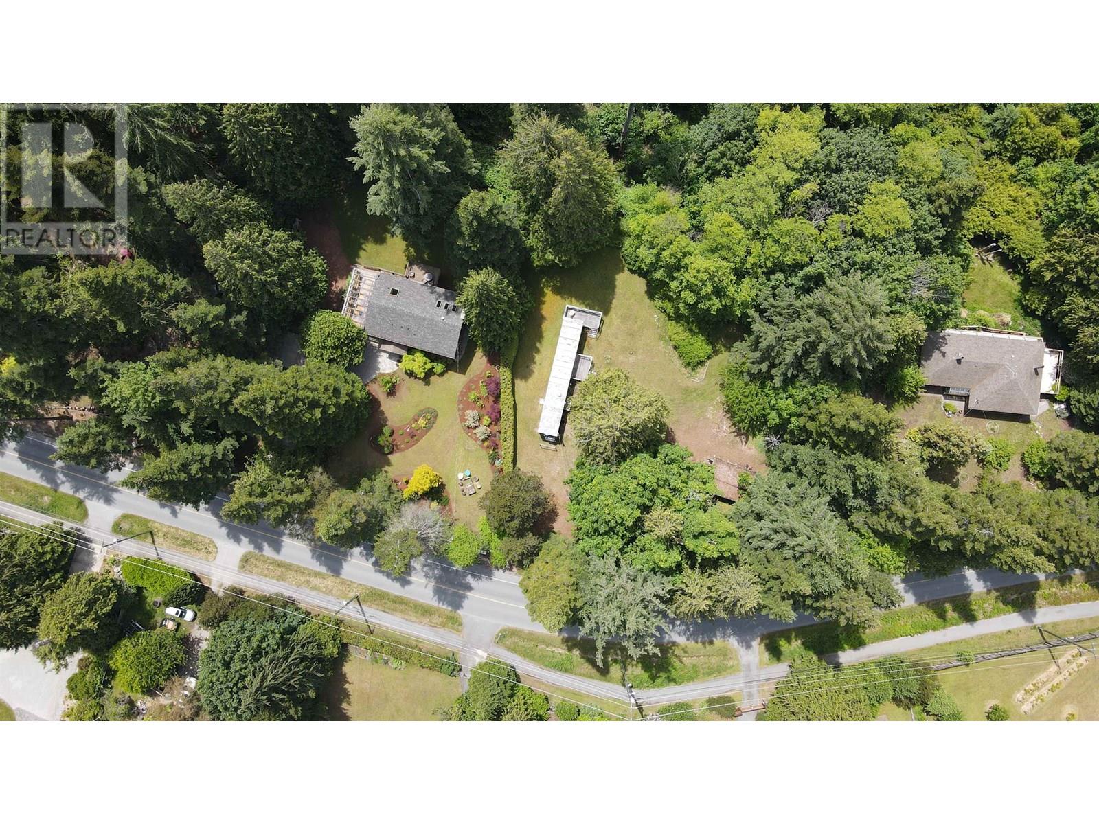 8127 Redrooffs Road, Halfmoon Bay, British Columbia  V7Z 1A7 - Photo 15 - R3029072