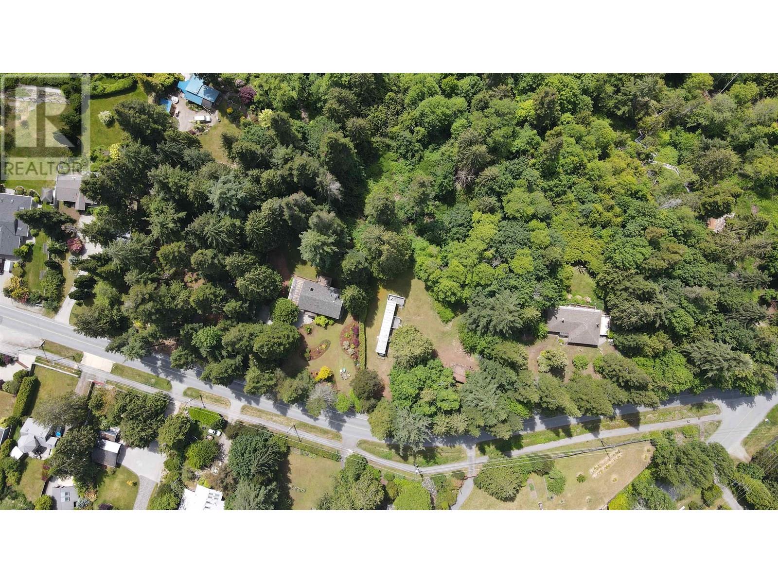 8127 Redrooffs Road, Halfmoon Bay, British Columbia  V7Z 1A7 - Photo 16 - R3029072