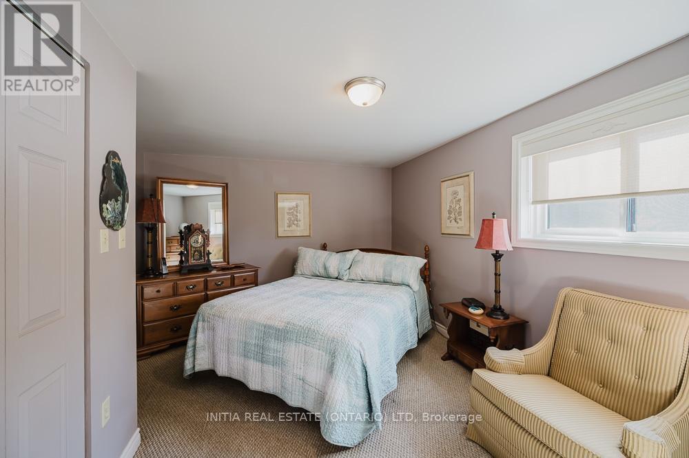 9450 Longwoods Road, Chatham-Kent, Ontario  N7M 5J7 - Photo 12 - X12296706