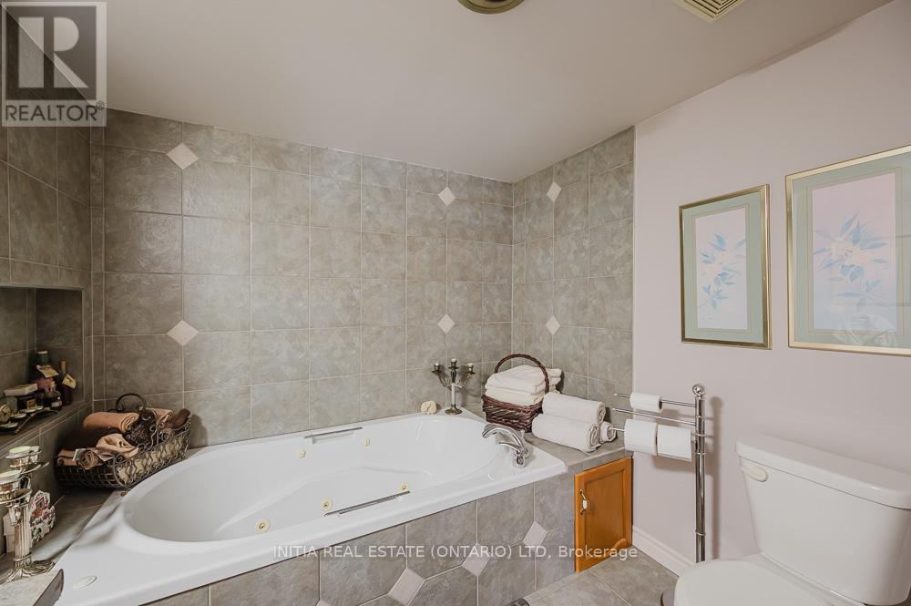 9450 Longwoods Road, Chatham-Kent, Ontario  N7M 5J7 - Photo 13 - X12296706