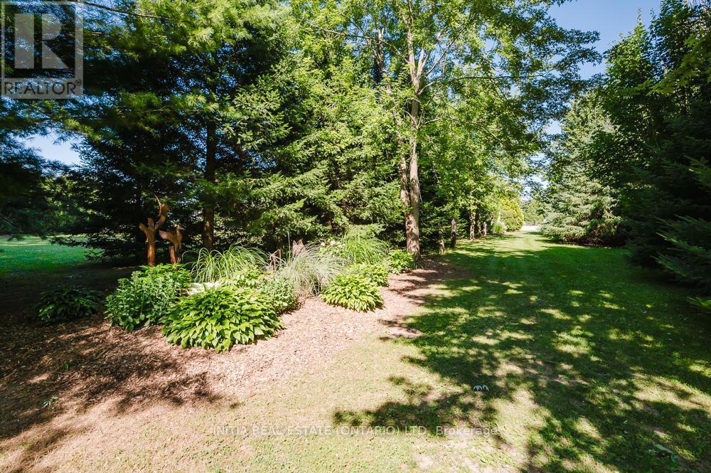 9450 Longwoods Road, Chatham-Kent, Ontario  N7M 5J7 - Photo 26 - X12296706