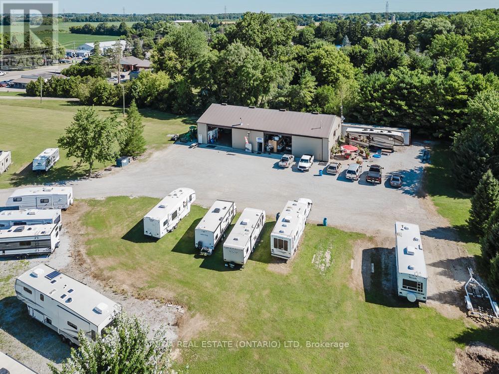 9450 Longwoods Road, Chatham-Kent, Ontario  N7M 5J7 - Photo 35 - X12296706
