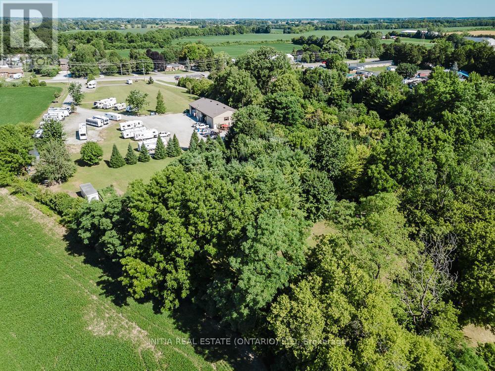 9450 Longwoods Road, Chatham-Kent, Ontario  N7M 5J7 - Photo 36 - X12296706