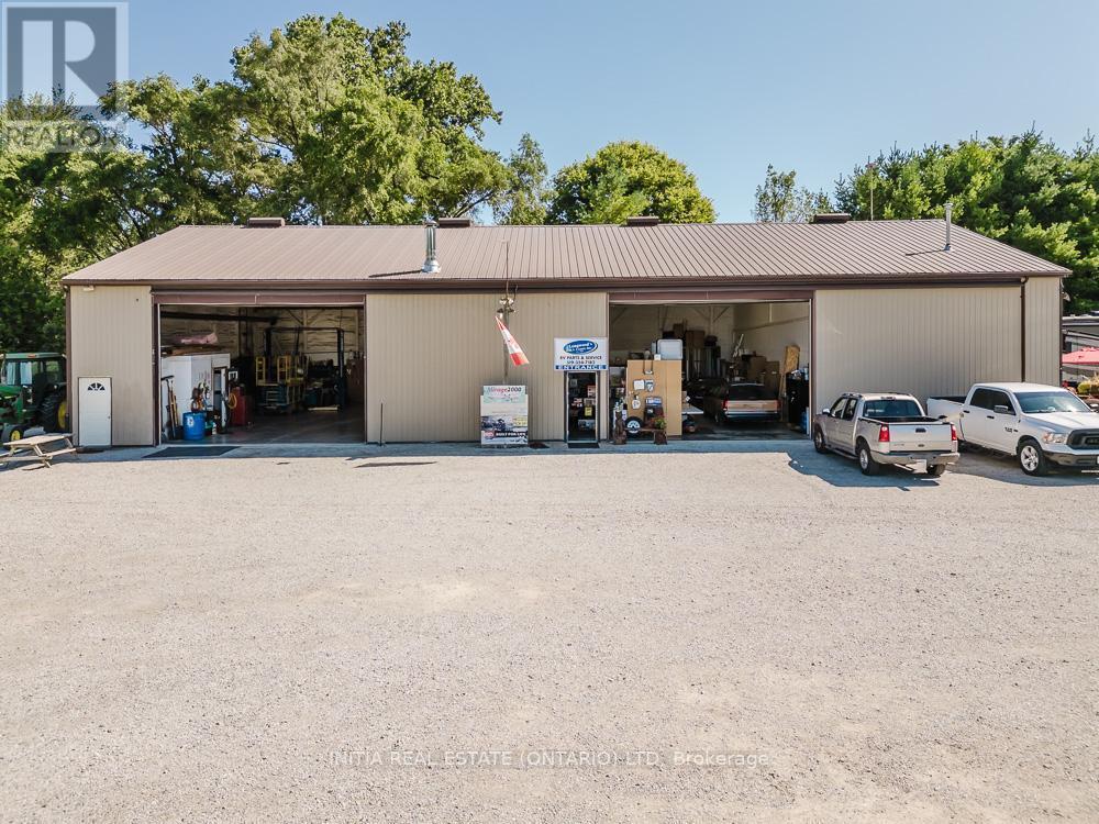 9450 Longwoods Road, Chatham-Kent, Ontario  N7M 5J7 - Photo 44 - X12296706