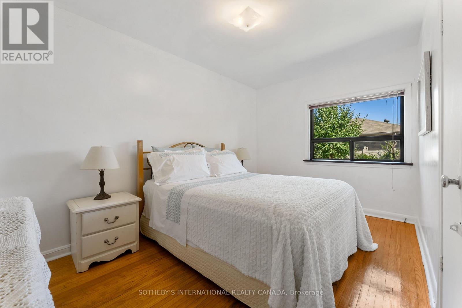 76 Lawnside Drive, Toronto (Rustic), Ontario  M6L 1Z7 - Photo 19 - W12298256