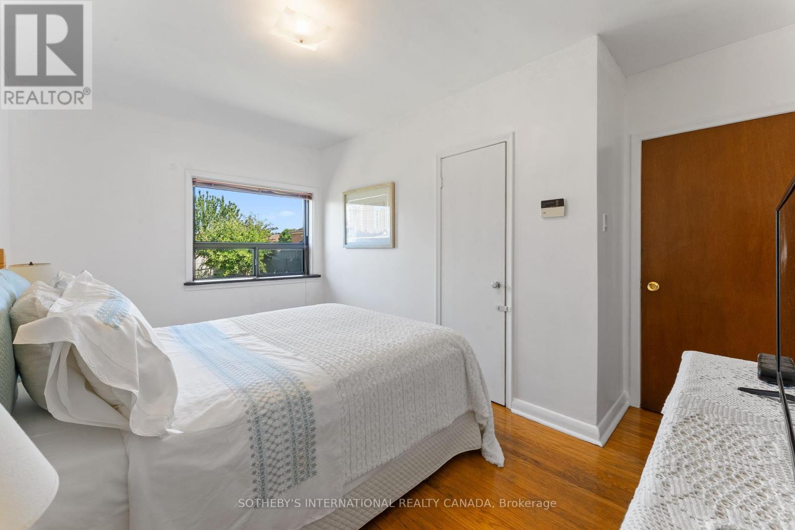 76 Lawnside Drive, Toronto (Rustic), Ontario  M6L 1Z7 - Photo 20 - W12298256