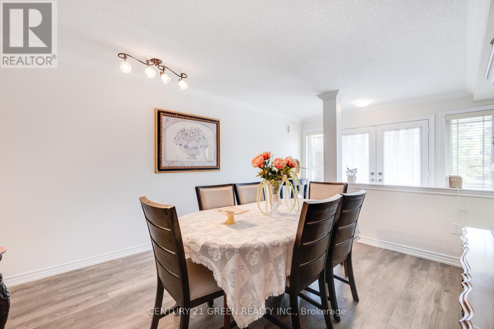 22 Scarletwood Street, Hamilton, Ontario  L8J 0K8 - Photo 11 - X12298287