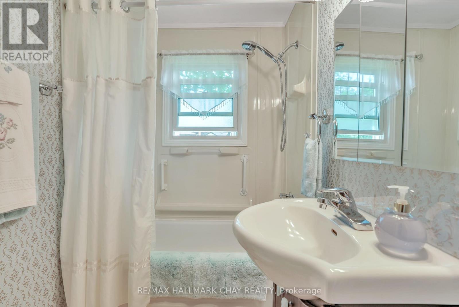 33 Yonge Street N, Springwater (Elmvale), Ontario  L0L 1P0 - Photo 14 - S12298372