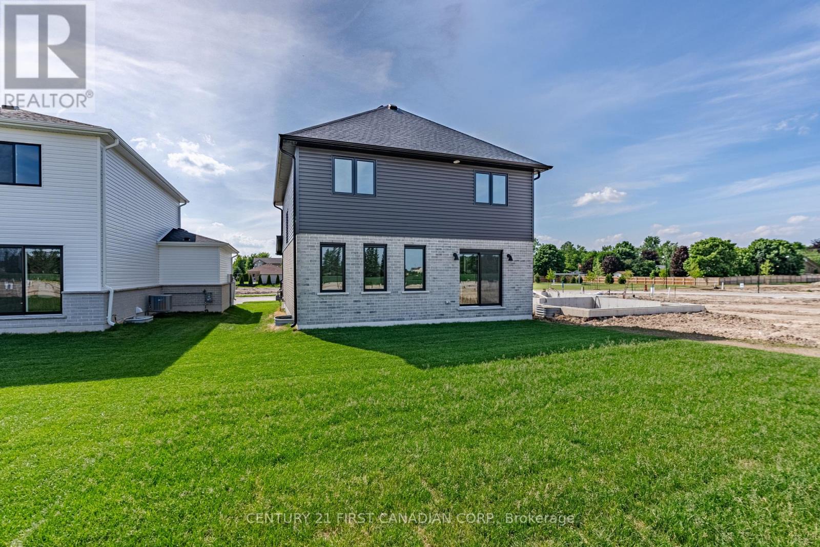 656 Ketter Way, Plympton-Wyoming, Ontario  N0N 1T0 - Photo 37 - X12298495