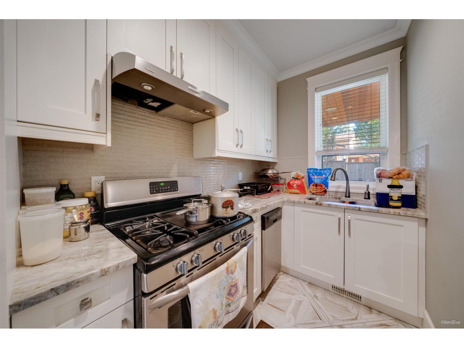 14428 33a Avenue, Surrey, British Columbia  V4P 3R7 - Photo 9 - R3029149